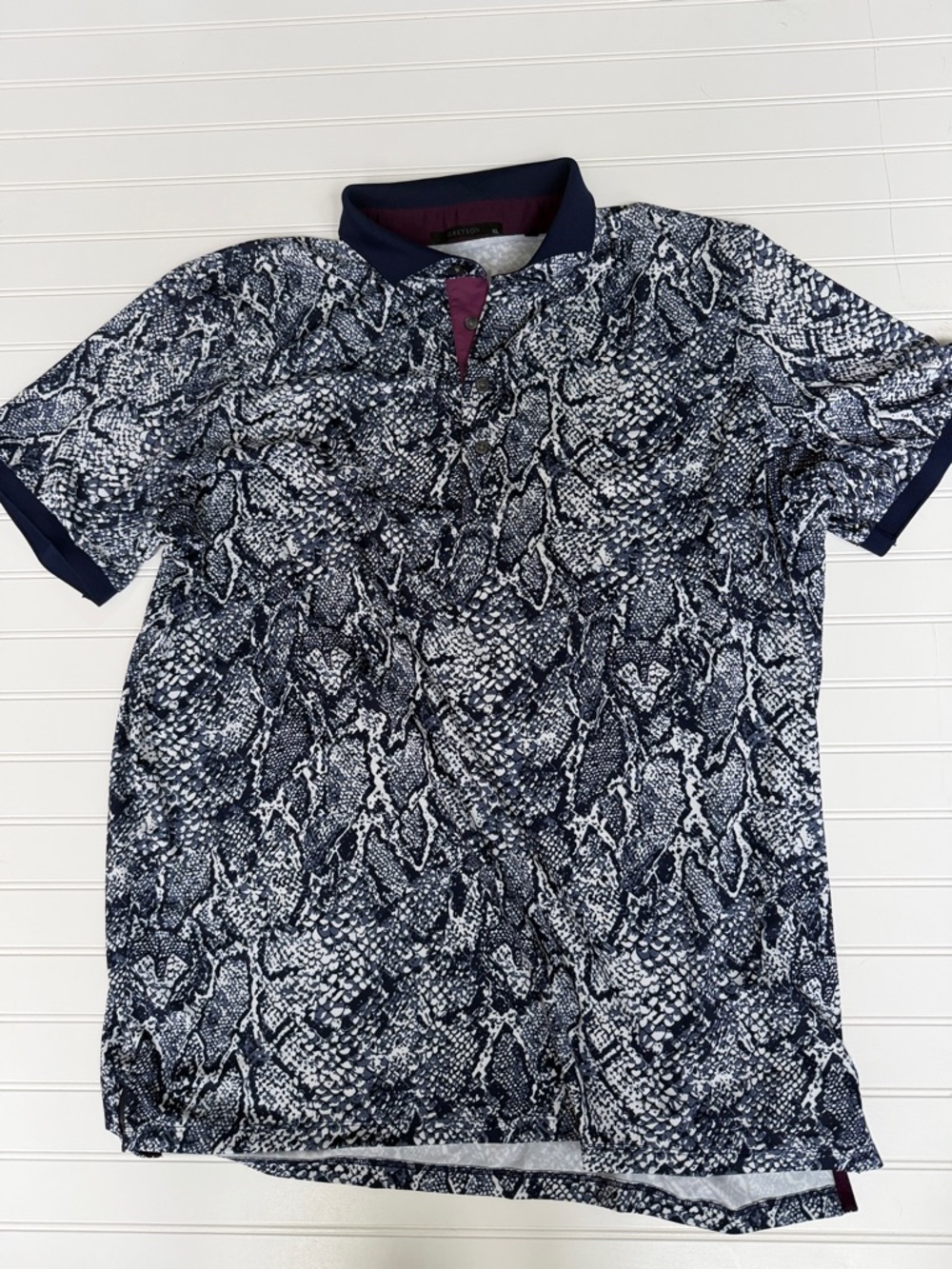 (118)Greyson Polo Shirt Mens XL Snake Print Golf Performance S.Sleeve Wolf Logo
